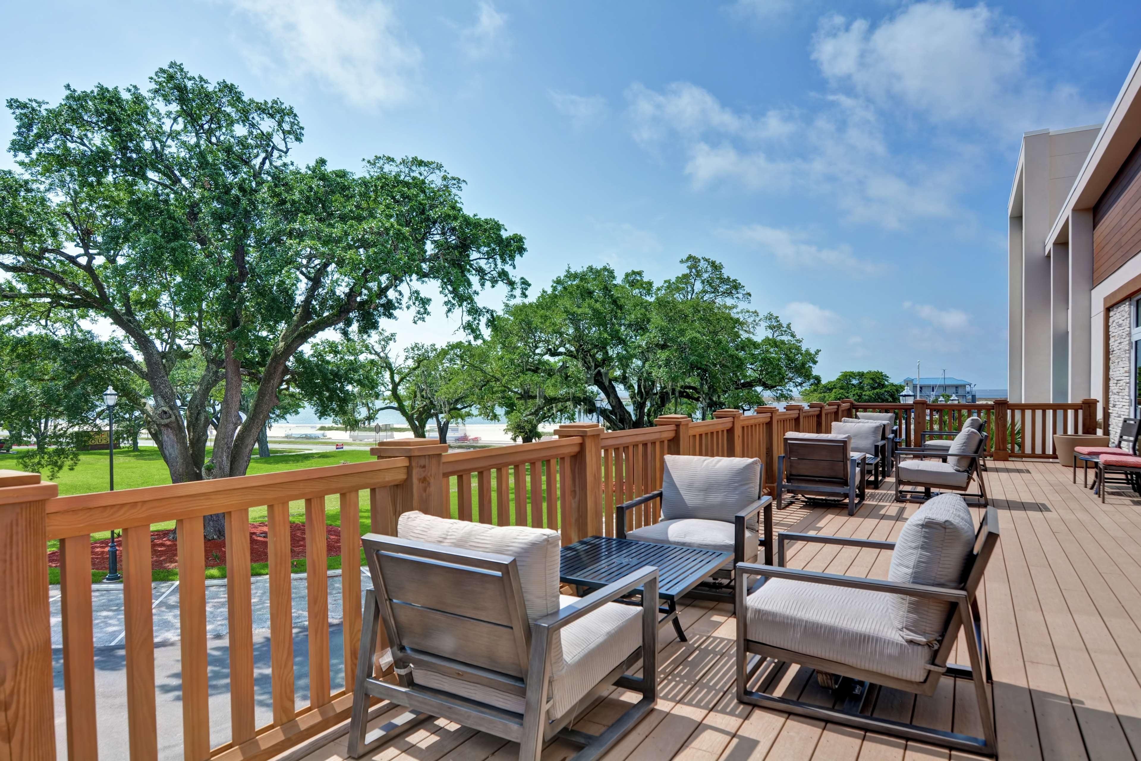 Hilton Garden Inn Biloxi Exterior photo