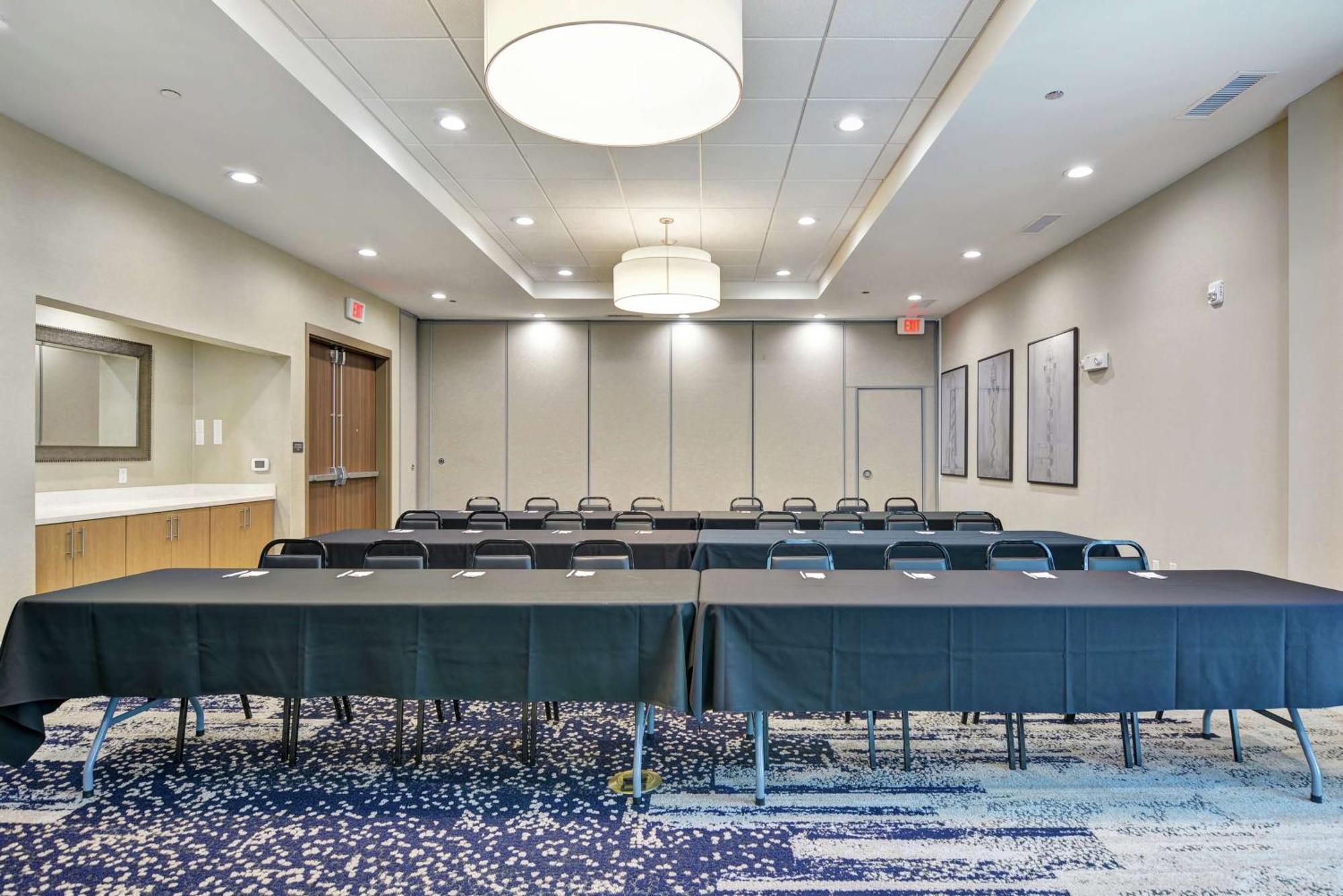 Hilton Garden Inn Biloxi Exterior photo